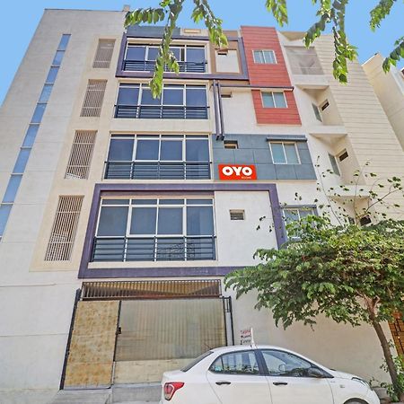 העיר בנגלור Hotel O Mn Residency Near Ragigudda Sri Prasanna Anjaneyaswamy Temple מראה חיצוני תמונה