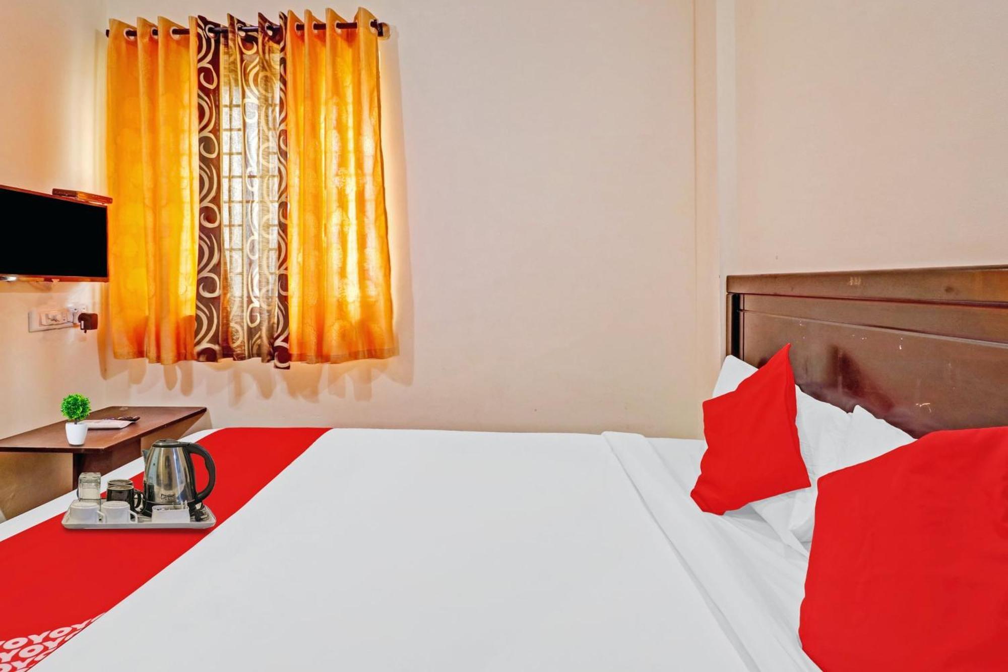 העיר בנגלור Hotel O Mn Residency Near Ragigudda Sri Prasanna Anjaneyaswamy Temple מראה חיצוני תמונה