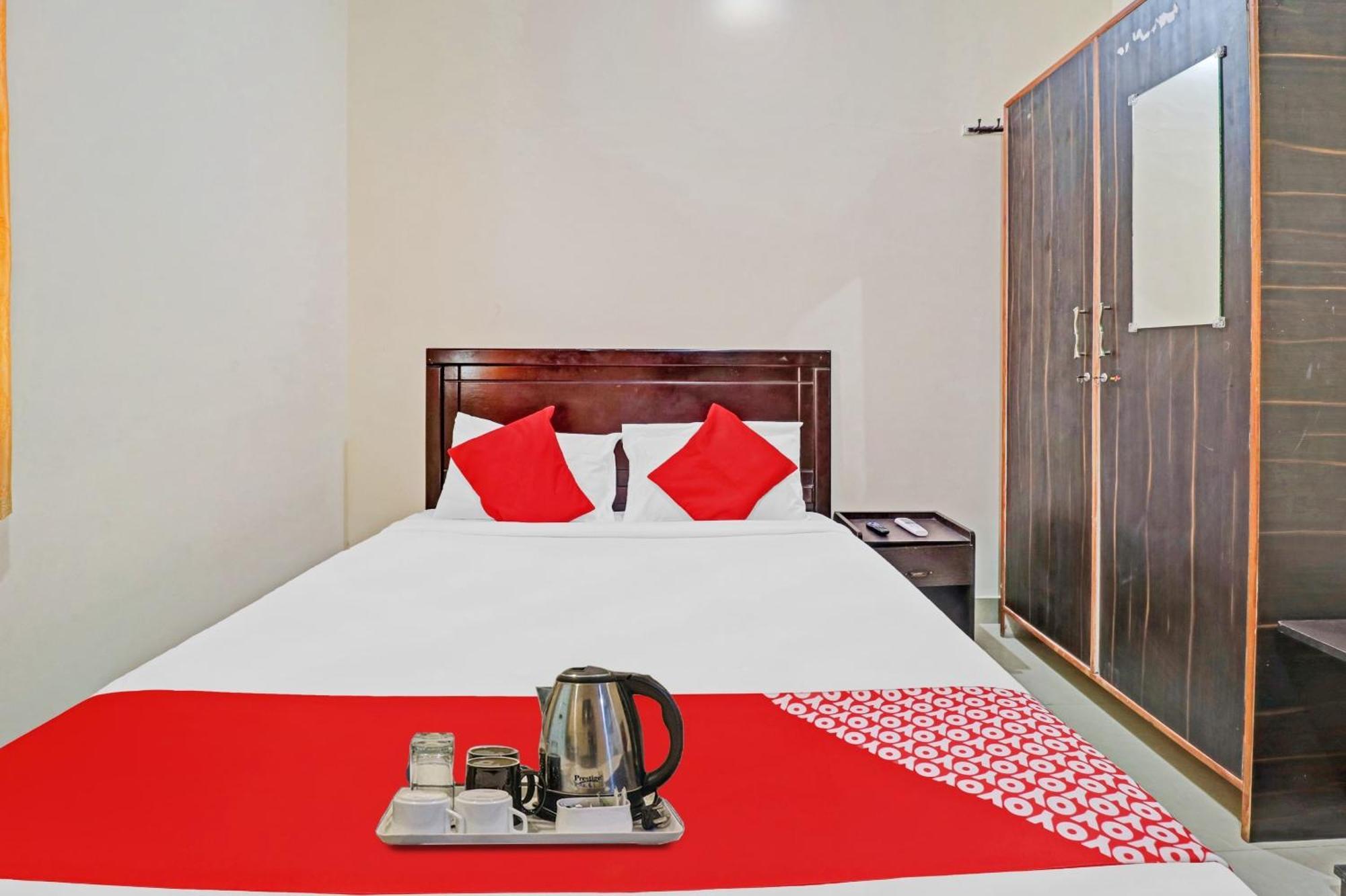 העיר בנגלור Hotel O Mn Residency Near Ragigudda Sri Prasanna Anjaneyaswamy Temple מראה חיצוני תמונה