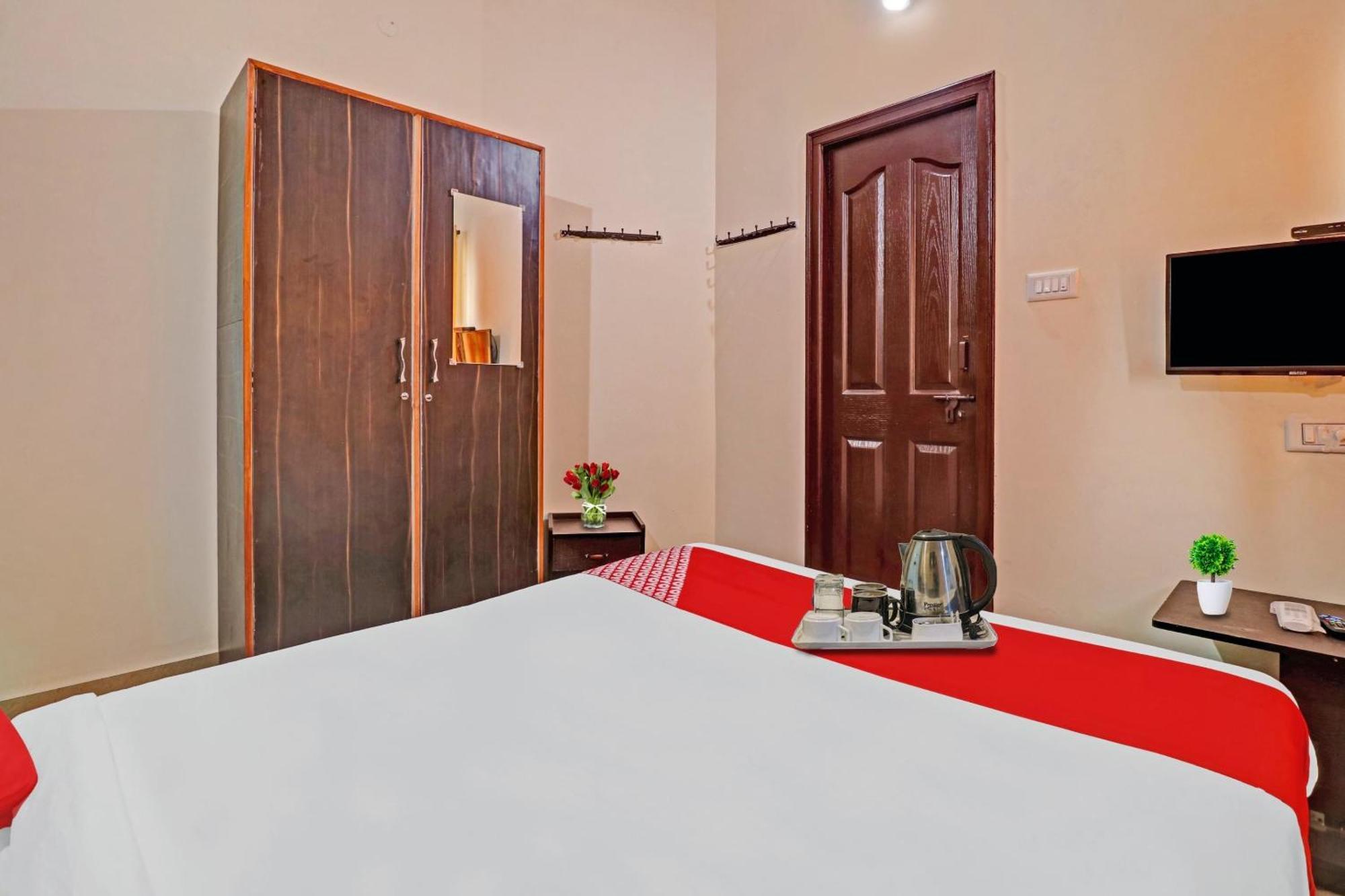 העיר בנגלור Hotel O Mn Residency Near Ragigudda Sri Prasanna Anjaneyaswamy Temple מראה חיצוני תמונה