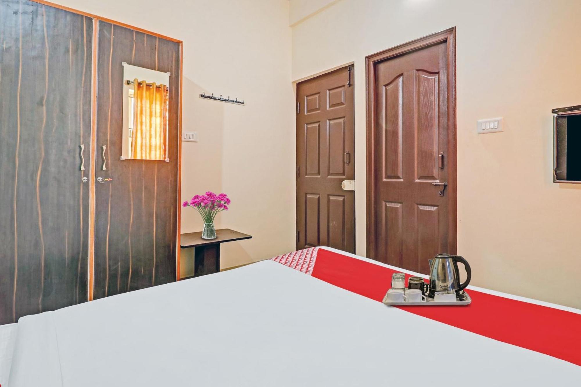 העיר בנגלור Hotel O Mn Residency Near Ragigudda Sri Prasanna Anjaneyaswamy Temple מראה חיצוני תמונה