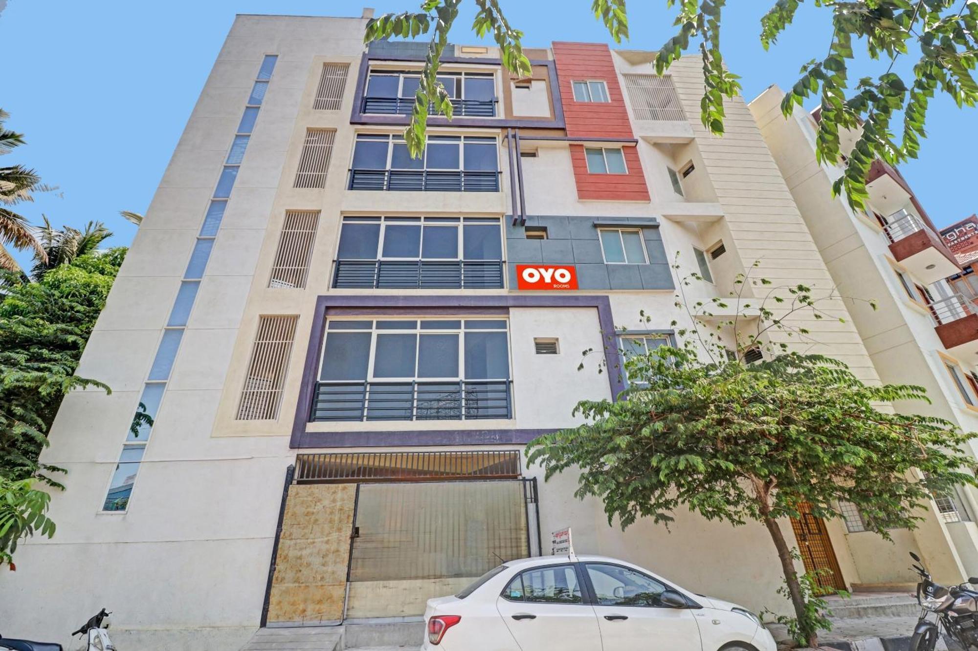 העיר בנגלור Hotel O Mn Residency Near Ragigudda Sri Prasanna Anjaneyaswamy Temple מראה חיצוני תמונה