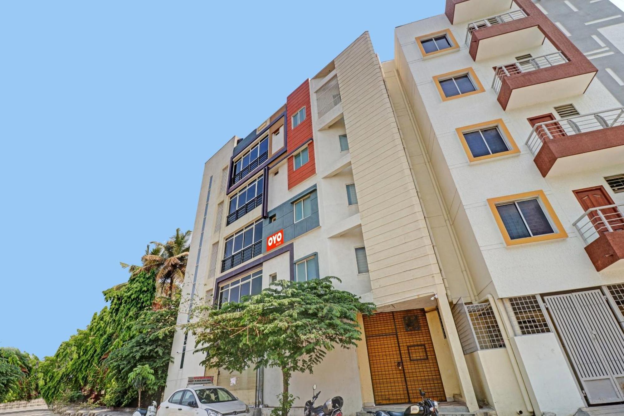 העיר בנגלור Hotel O Mn Residency Near Ragigudda Sri Prasanna Anjaneyaswamy Temple מראה חיצוני תמונה